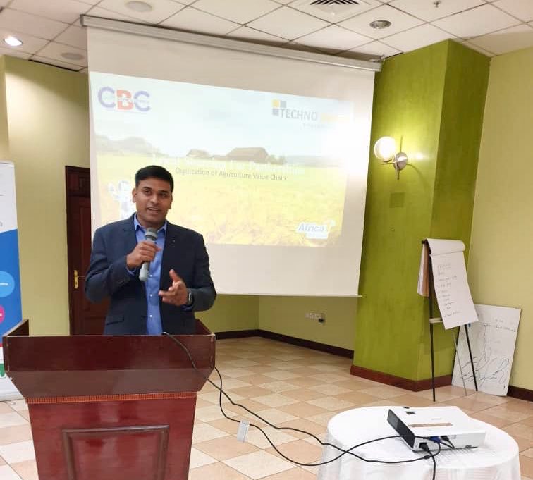 COMESABusiness's tweet photo. Srinadh Kotturu, GM-Digital Business @TechnoBrainLtd highlighting the efficiencies of digitisation within the agriculture value chain at our Buyer-Seller Platform in Kampala on Friday
#LSPUG #localsourcing #buylocal #supportlocal https://t.co/5p465rDR4J