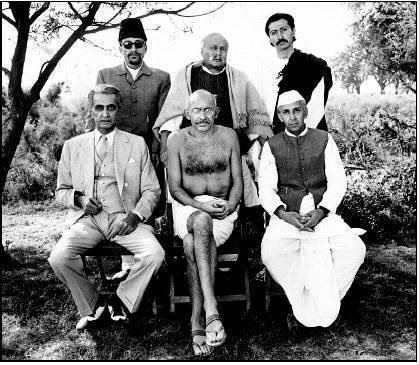 #RichardAttenborough's #Gandhi (1982).

L to R (seated): #AlyquePadamsee (#MohammedAliJinnah), #BenKingsley (Gandhi) & 
#RoshanSeth (Pt.  #Nehru). 

L to R (standing): #VirendraRazdan (#MaulanaAzad), #SaeedJaffrey (#VallabhbhaiPatel) & #AnangDesai (#JBKripalani).