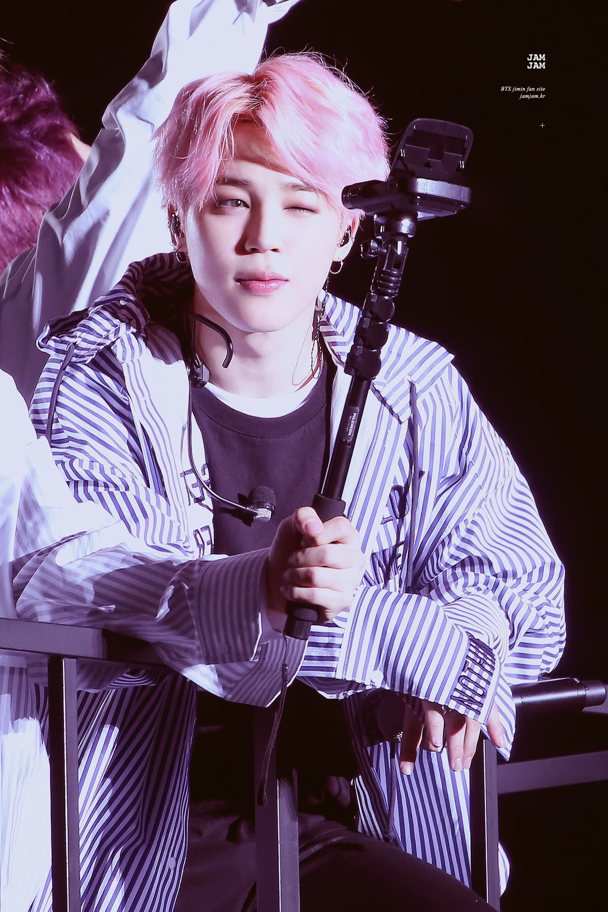 ECzWUT4U0AAp3rU?format=jpg&name=large