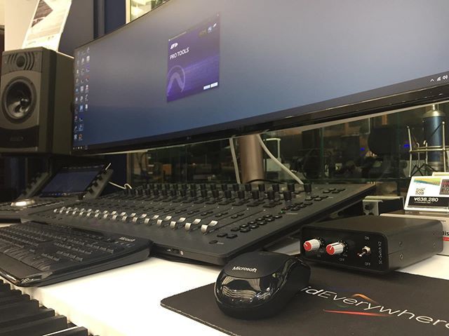 shinyasstudio2's tweet photo. 渋谷rockonさんでマニピさん用オートスイッチャー、Shinya's Studio S.C.Switchのデモ機置かせていただきました!気になる方は是非チェックしてみてください!
#shibuya #rockon #rockoncompany #shinyasstudio #scswitch https://t.co/wFartCl3Qj https://t.co/aH5GDTj4p1