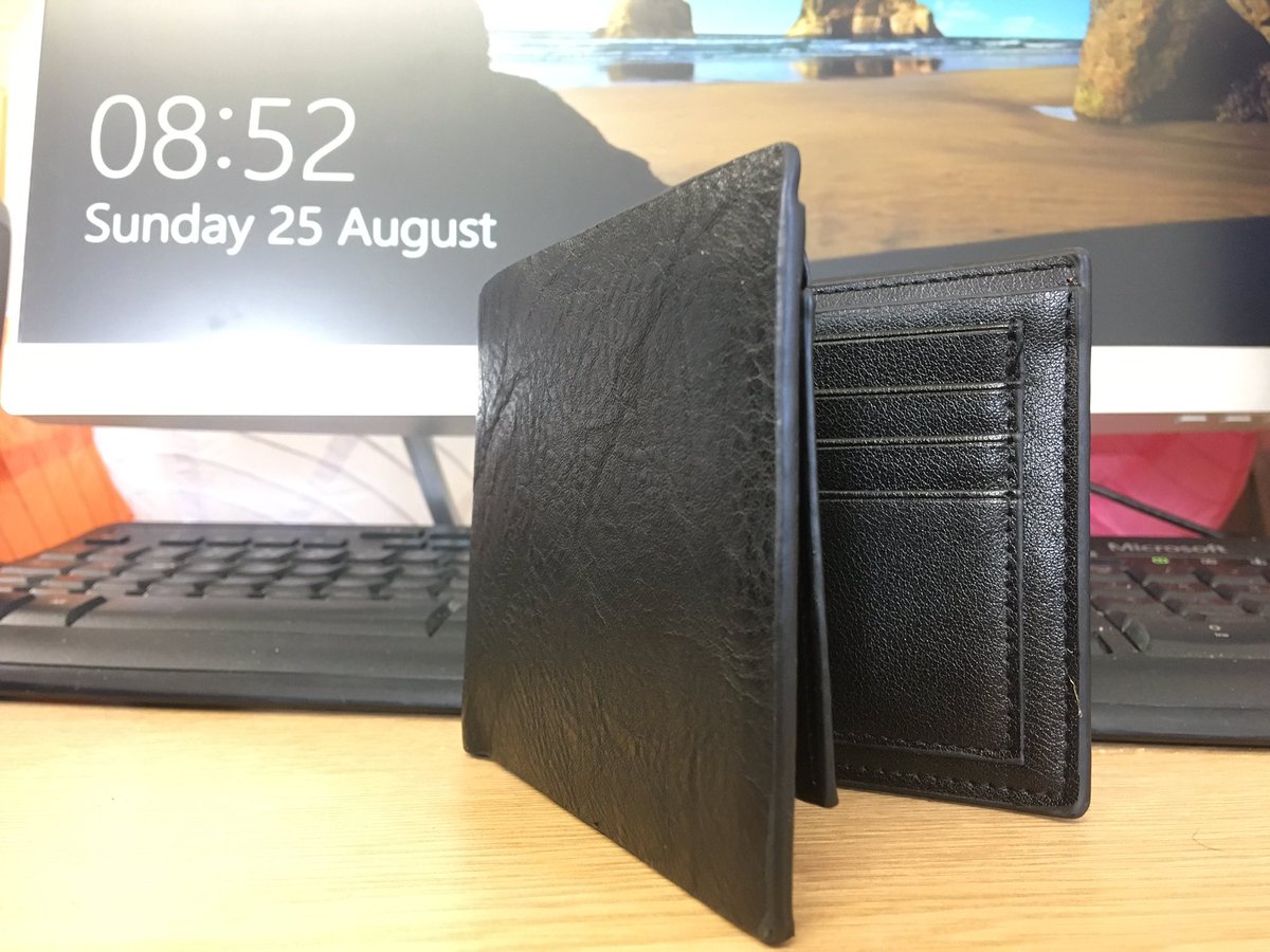 Wallet with card &amp; cash handed in by park walker this morning. To claim it please contact office open Tues 27th 09:00 am #hoole #chestertweets @SkintChester <a href="/wearechester/">We Are Chester</a> <a href="/HooleChester/">Hoole</a> <a href="/deli_vert/">deli-vert</a>