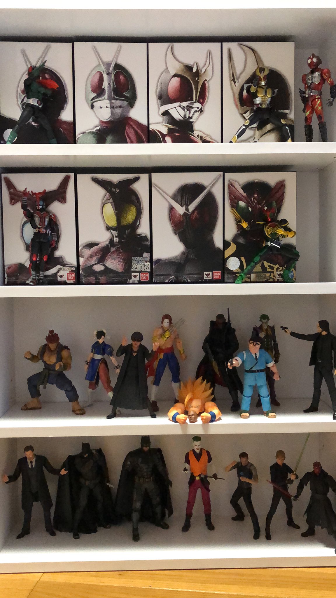 黒弓 Twitterissa フィギュア棚はデトルフしか持ってなかったけど コミックラックは1 12サイズのフィギュア飾るにはメチャクチャベストマッチです お値段も これ00円ちょいやったし 組み立ても簡単やし 1 12フィギュア集めてる人で飾る場所に迷ってる人は