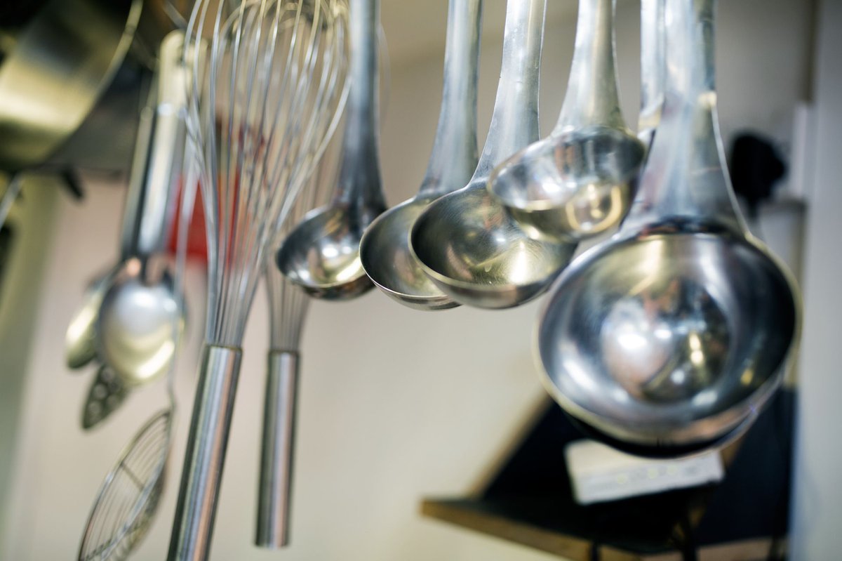 Our kitchen serves breakfast from 8 am-12 noon, lunch from 12.30 pm - 4.00 pm and dinner from 5.00 pm -9.30 pm with every meal cooked fresh by our experienced and skilled chefs.
#hixongreen #brunch #lunch #dinner #hove hixongreen.co.uk/?utm_source=Tw…