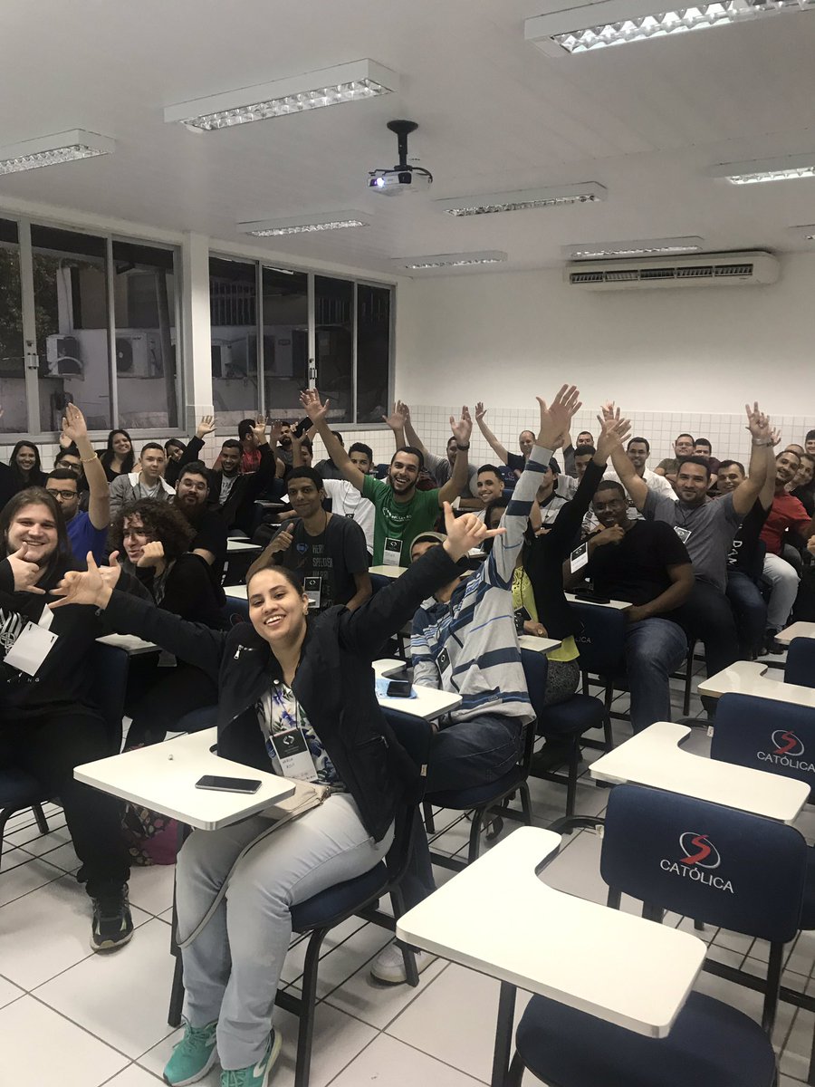 jucinei's tweet photo. Hoje foi um dia รญmpar. Palestrei no primeiro SQl Saturday do Espรญrito Santo. #sqlsat900 Mobile DevOps com AppCenter #mvpreconnect #xamarin #appcenter https://t.co/yvHtWwV1q1