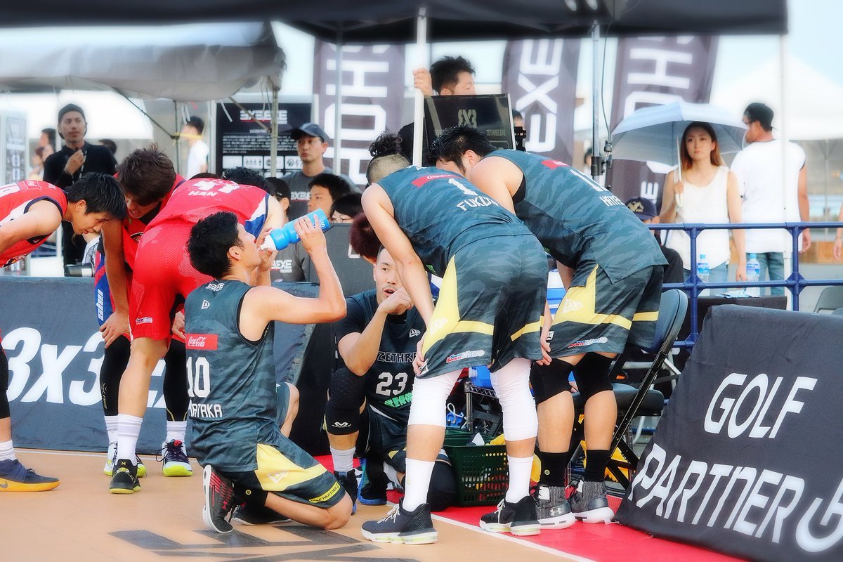 yumirou13's tweet photo. SEKAIEに勝った✨✨✨✨
決勝進出だ🤩
頑張��っ‼️‼️‼️‼️
#ZETHREEEXE
#ZETHREE
#3x3
#焼津漁港 https://t.co/ODaQAC3RdD