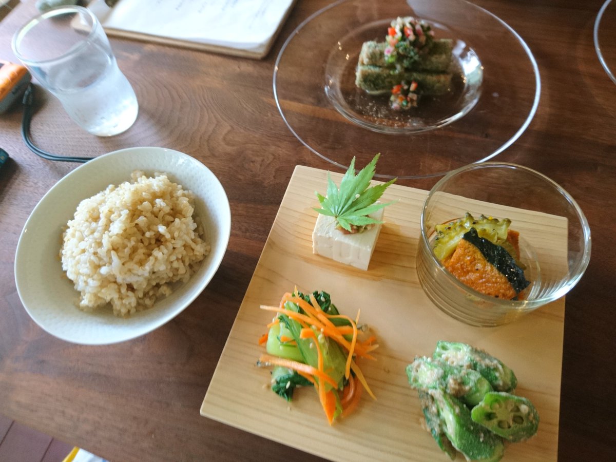 yupi0350's tweet photo. 色々あって凹んだ時は
行きたくなるお店
今日はお店のお兄さんが饒舌で
これまた楽しかった😁
美味しくて美しくて
すごく癒されるお店です。
子供は来ないでほしい(希望)
良さがわからんだろうから(理由)
#numar https://t.co/XRgiop4wHw