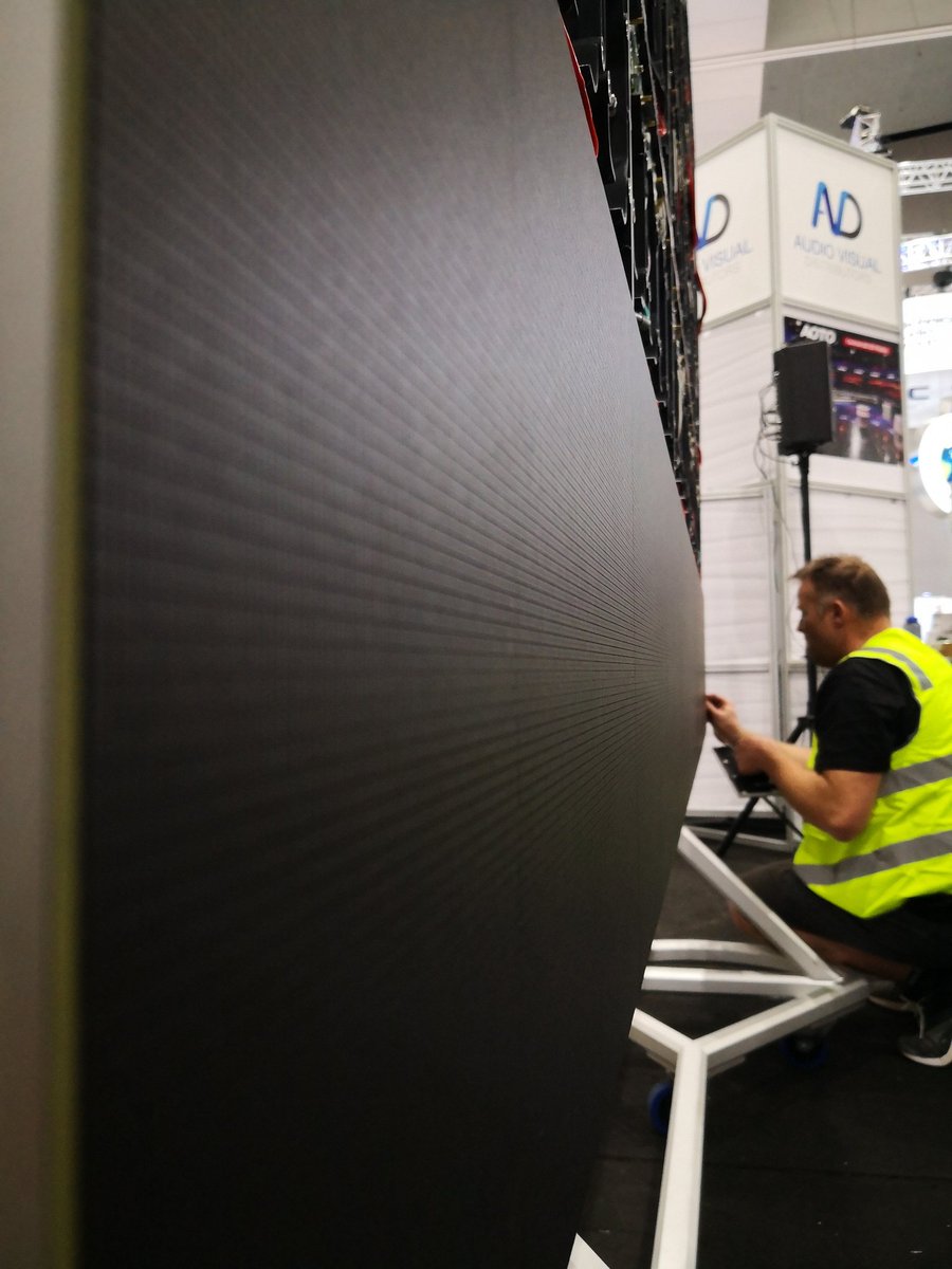 Lucas0730's tweet photo. Dare you test your screen's Gaps, Colors, Brightness, Contrast at right this angle ? Find how AOTO achieved it  at Stand D1 @Integrate_Expo Melbourne MCEC #miniled #finepixel #HDR #IMD @CVMediaSignage @inAVateAPAC https://t.co/8SS6N3v6wP