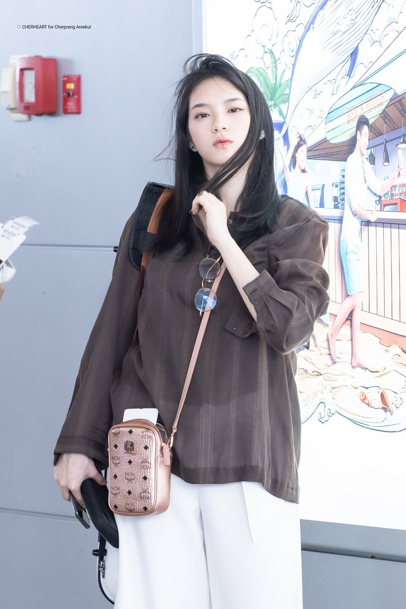 CHERHEART_CC's tweet photo. รู้แล้วครับว่าหล่อ 
💖💖💖💖
#cherprangbnk48 #bnk48 https://t.co/II2phhOPR8
