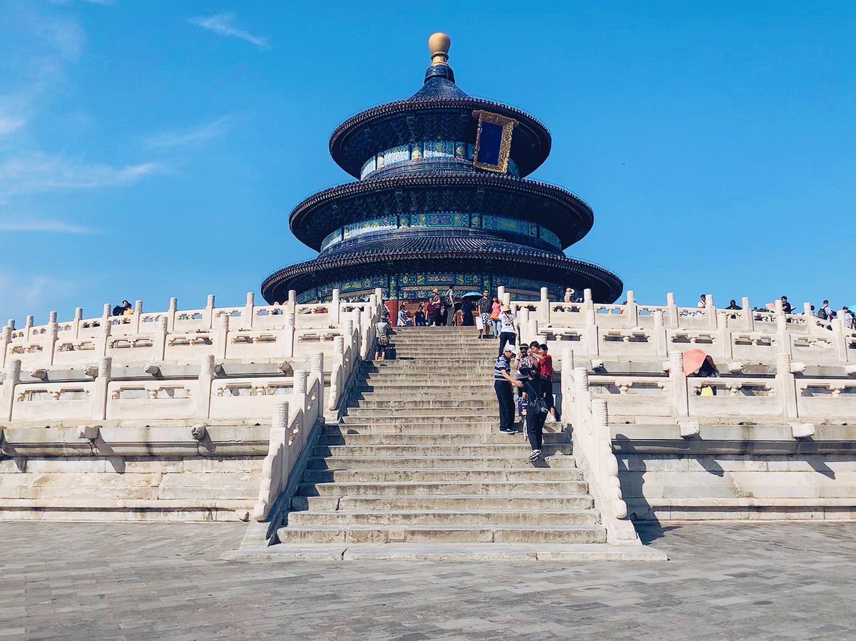 travelwithrosy's tweet photo. 🇨🇳my opinion, thee prettiest temple in Beijing, it’s exact point where heaven and earth met!
#beijing #china #templeofheaven #explorerbabes #ig_skyvibes
#traveller #revolukin #newlifeoverseas #dreamworldtour
#traveltagged #gap360 #bambaexperience #backpackersintheworld https://t.co/SPzr1QnEsd