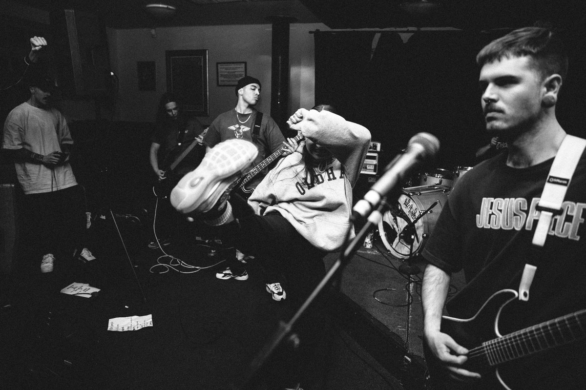 CagedExistence's tweet image. Adelaide and Wodonga was sick, thank you so much to everyone who has came out to a show so far on this tour.
We have one date left in Perth before we head on tour in two months with our real good friends in @JFTDofficial, @HonestCrooksAU and @DREGGmusic.
Photo: Steven Cook