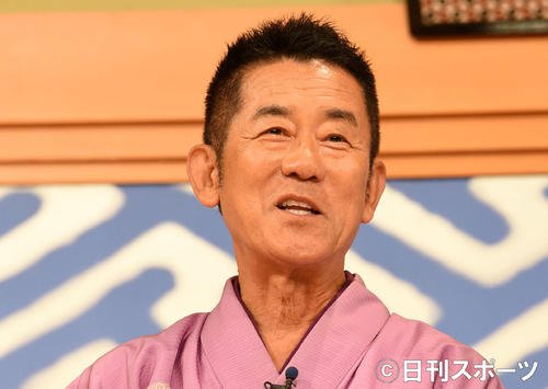 笑点メンバーの年齢順や着物色は 現在の最年長 最年少はだれか画像で紹介
