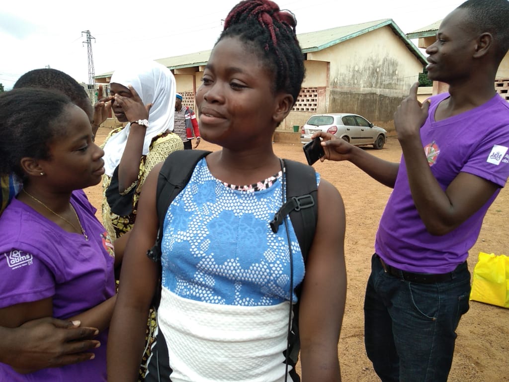 ab_benin's tweet photo. Jour 5 du #CampObinrin2019
C'est la fin de la partie. Le camp prend officiellement fin ce matin. Les filles sont émues jusqu'aux larmes. Explosion d'émotions, c'est le grand au revoir. Elles partent toutes convaincues de pouvoir se défendre elles-mêmes désormais. 
#GirlsGetEqual https://t.co/fNOWT5bz0M