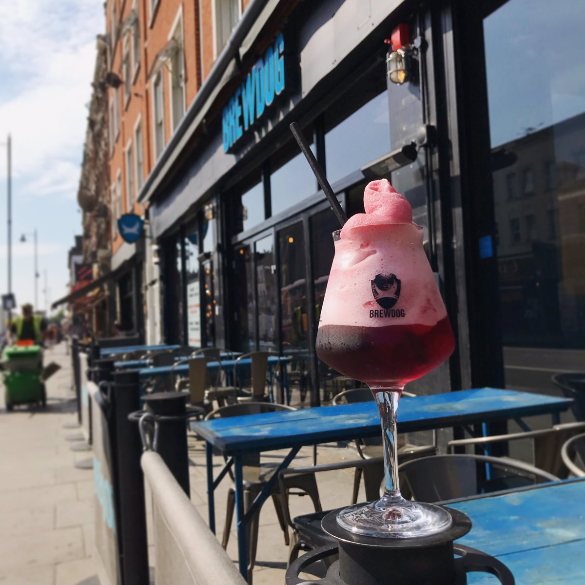 BrewDogDalston's tweet photo. Escape the red hot London summer with a Frosty @wearehawkes Dead & Berried slushie 🤤 #IceCold #slushie #boozy #cider #berrycider #summer #london #craftbeer #brewdog #dalston #eastlondon https://t.co/nmWc1OOwaU