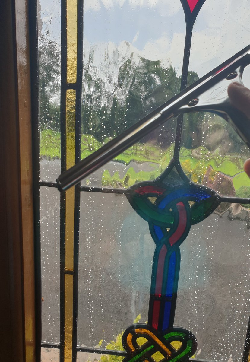 PaulineMcMullan's tweet photo. Another wee job ticked off the list..#windowscleaned #AHPsActive https://t.co/LeFaSPoamK