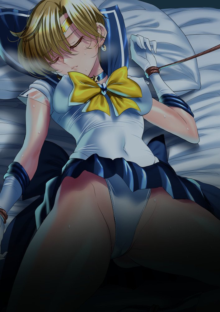 夜投稿🏋️‍♀️睡眠薬シリーズ第三弾・捕らわれのウラヌス🦸‍♂️
1枚目～暑くて寝苦しい部屋
2枚目～(ガラッ)
3枚目～…スっ✂ 