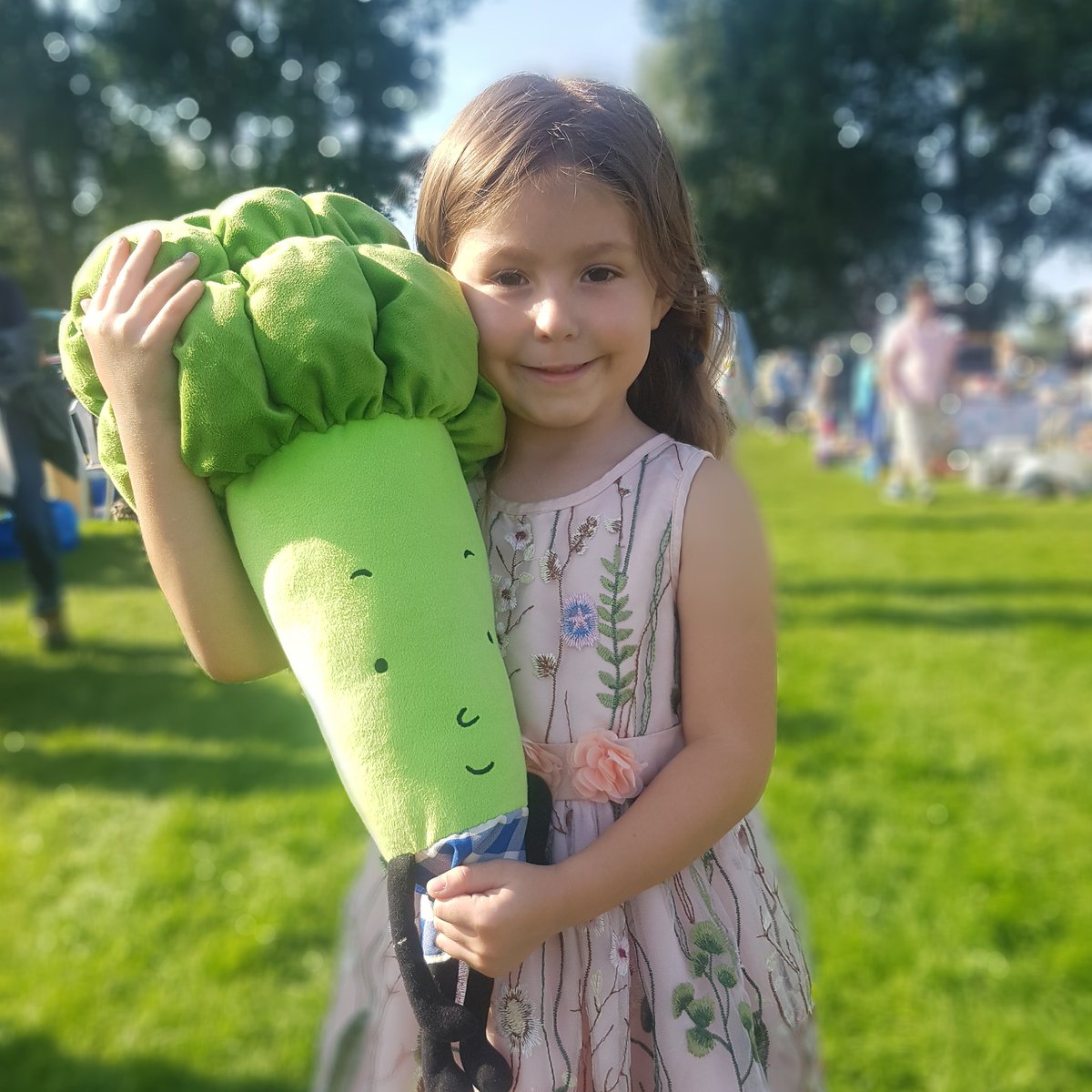 ACordock's tweet photo. #HealthyEating #lovebroccoli #randompicday #summer #childactor https://t.co/wlCx2844lP
