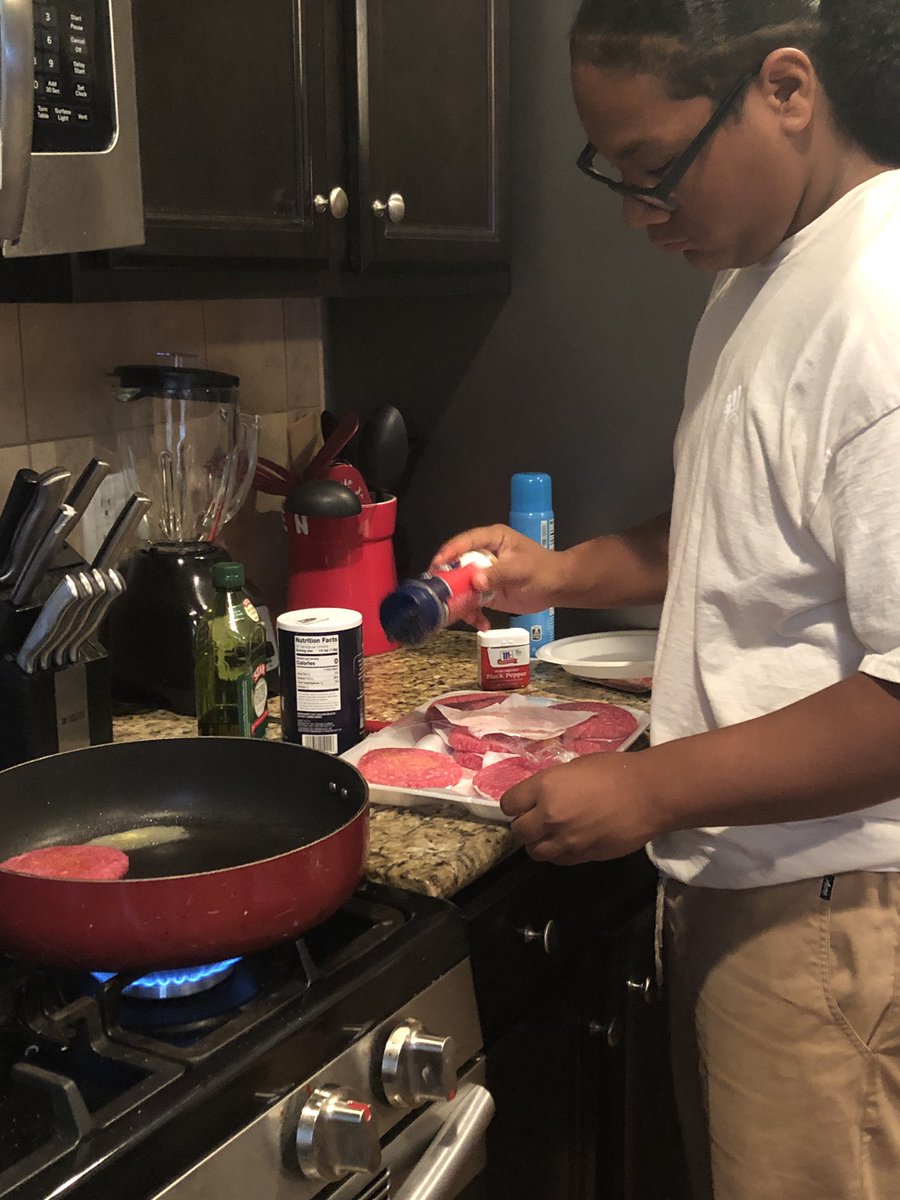 IsaiahTalapu's tweet photo. Sunday cooking ๐๐ฝw/ my uso @IsaacTalapu ๐ฏ Iโm making pumpkin bread and his making loco moco ๐ mom got the Mac salad ๐ค #SundayDinner #blessed #usosforlife #family #Thankful https://t.co/ZG5MU7rsK3