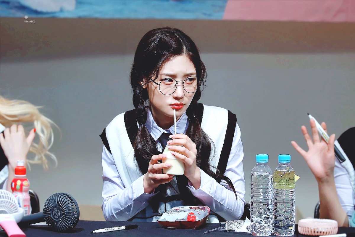 오늘도 채연한 하루 tweet media