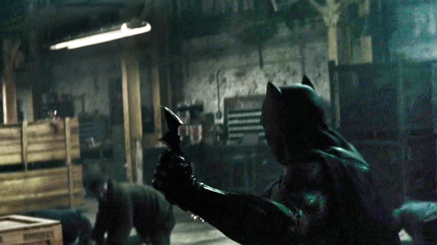 Видео бэтмен против бэтмена. Бэтмен против робина кукольник. Бэтмен бена аффлека. Росомаха это 2 бэтмена. Супермен против бэтмена на заре справедливости.