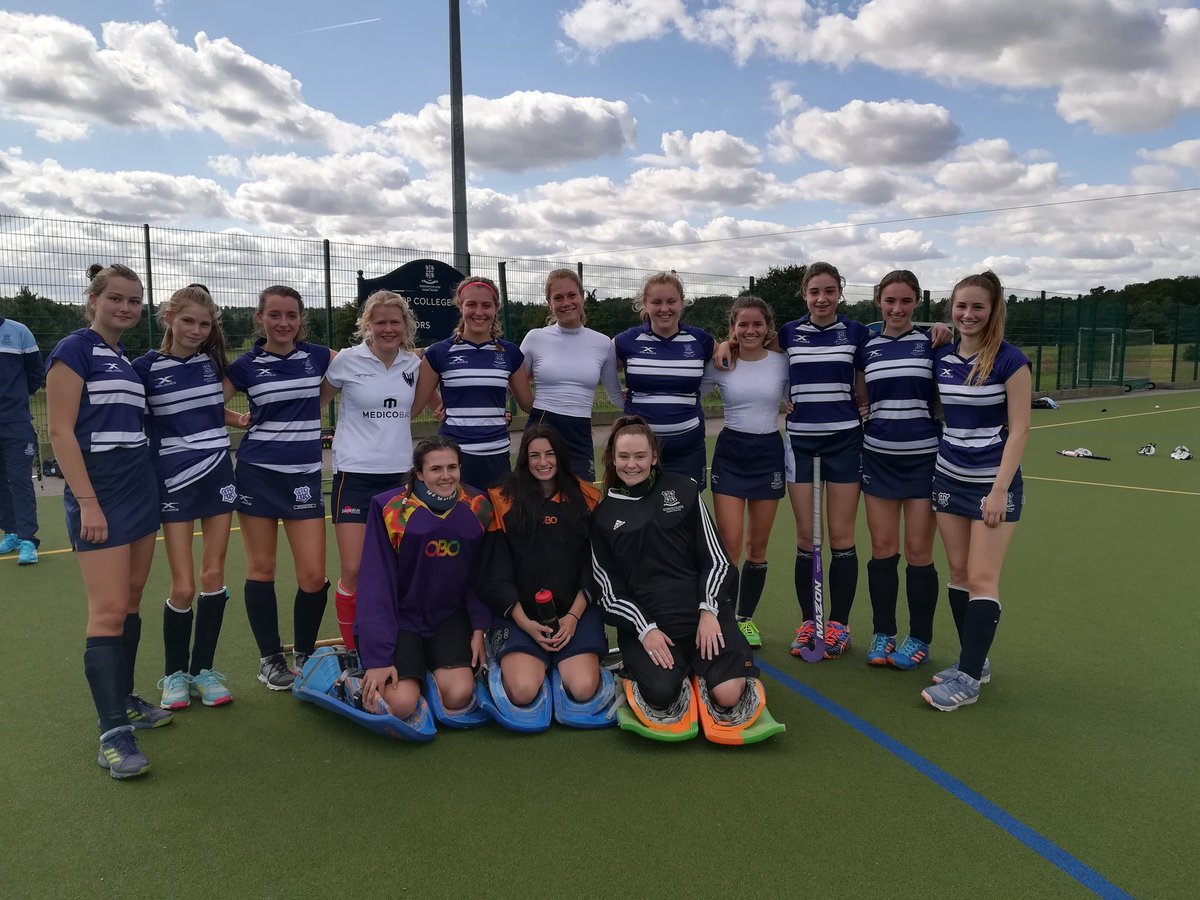 gibbs_house's tweet photo. Our #gibbs hockey players, old and new #OWhockey2019 https://t.co/tuYZniq04e