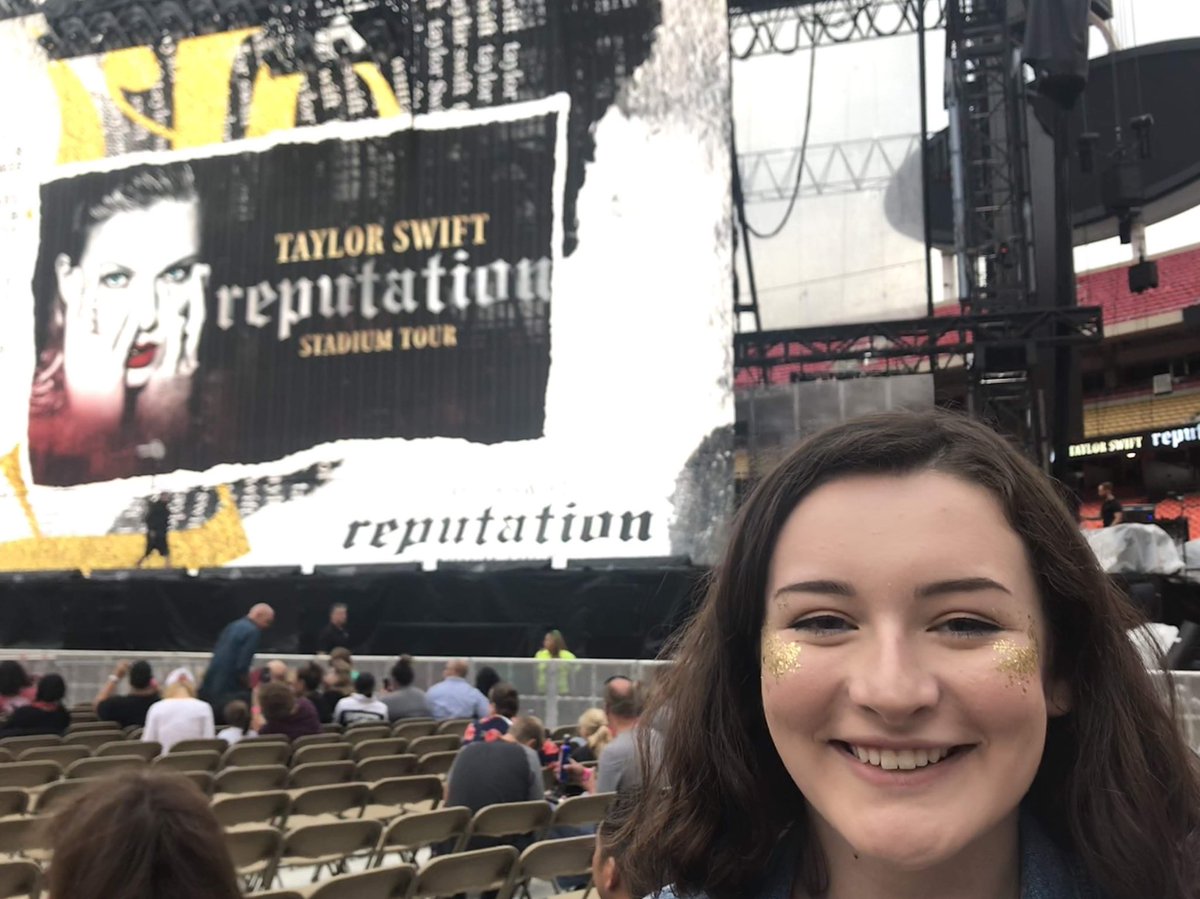 jacswiftie's tweet photo. my show was one year ago today :) #reptourkc i miss it https://t.co/rsqTyfM6BZ