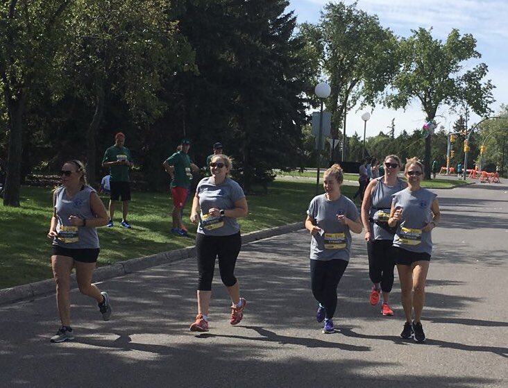 CElemSchool's tweet photo. We ran for @SaskLiteracy #QCM2019  congrats @ashleybeyoung @ange_fitz Mrs. Robitaille for completing your #firstrace #StrongerTogether #strongwomen #teamworkmakesthedreamwork https://t.co/rXHYXPtPUN
