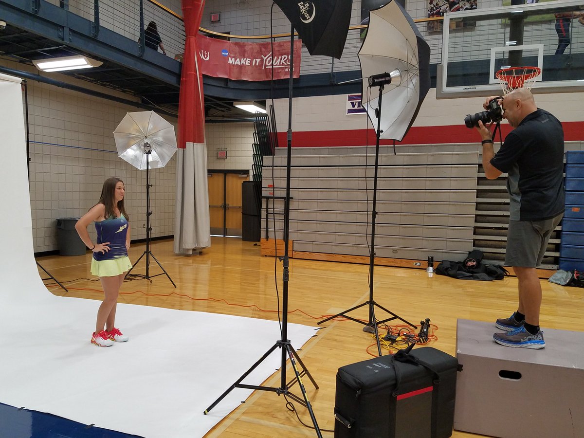 NewmanU's tweet photo. Picture Day #2 - Spring and Winter Sports! #Jetpride https://t.co/zuZutTXHOF