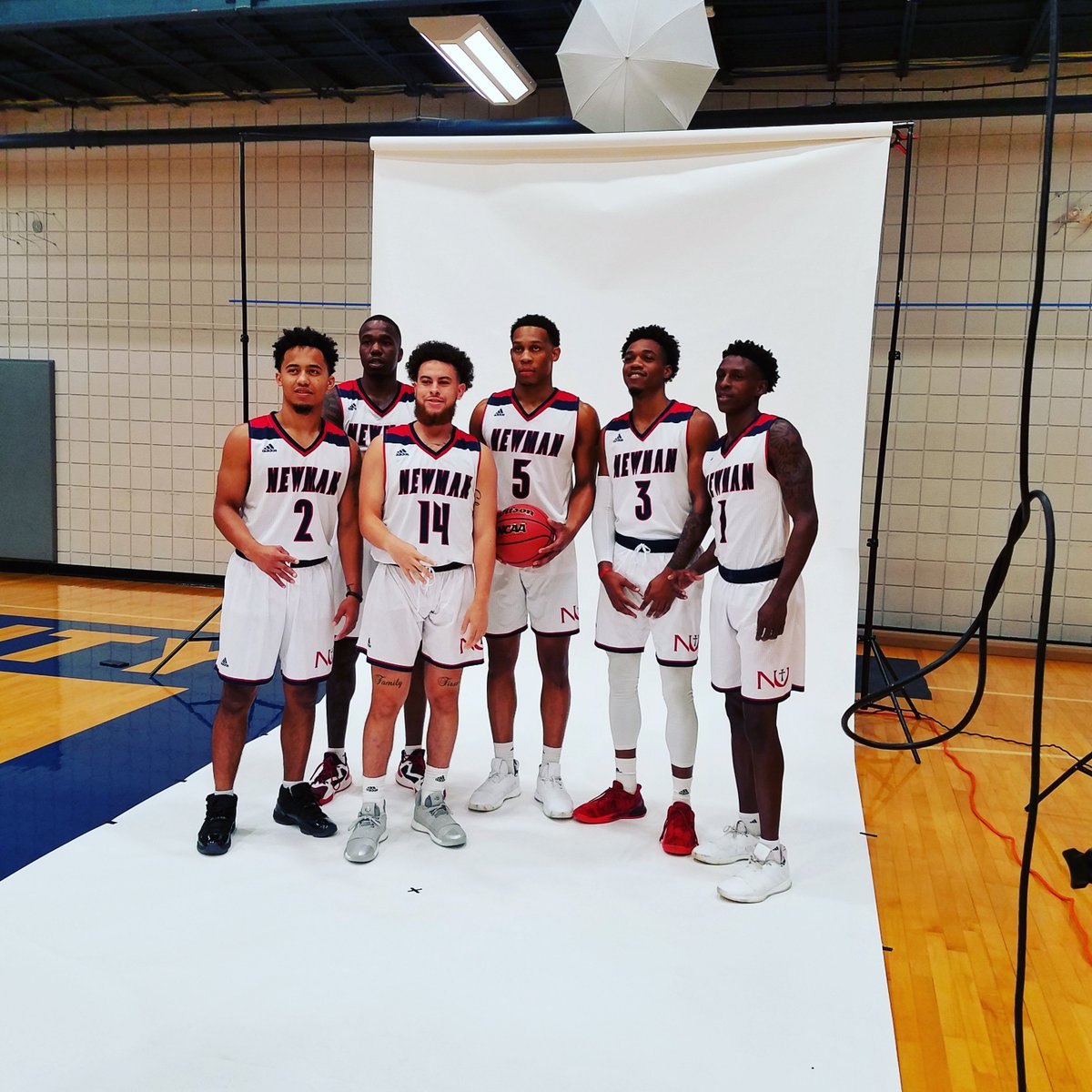 NewmanU's tweet photo. Picture Day #2 - Spring and Winter Sports! #Jetpride https://t.co/zuZutTXHOF