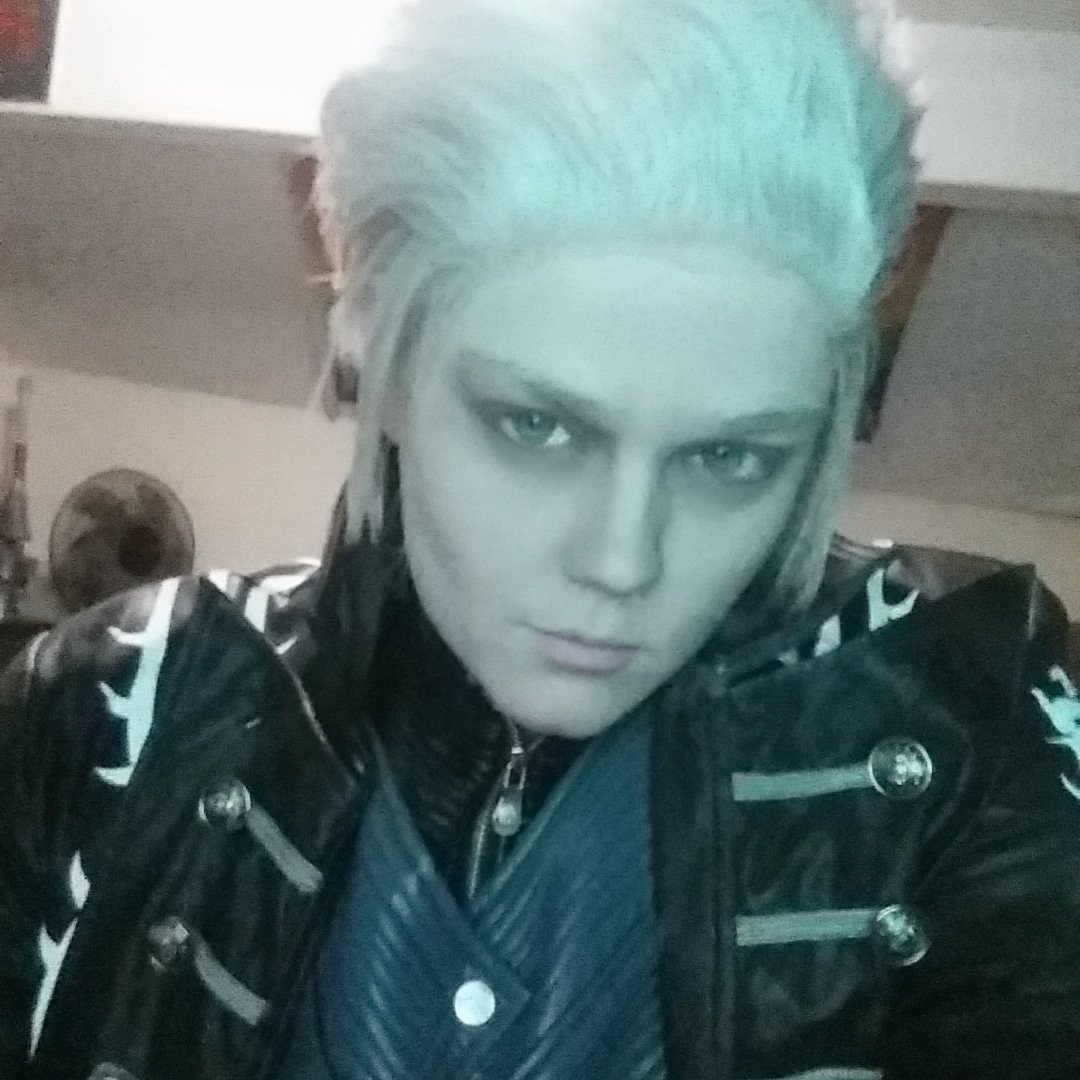 RBGsOfficial's tweet photo. My vergil cosplay is coming together @johnnyyongbosch @ReubenLangdon  @dan_southworth @Capcom_UK @CapcomUSA_ https://t.co/tv0k21Rrzw