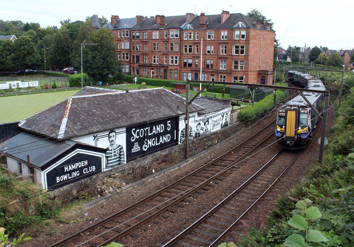 ashleyrawson11's tweet photo. My latest mural design is finished and ready for commuters into Glasgow!#1stHampdenMural https://t.co/li3Rv3aRxk