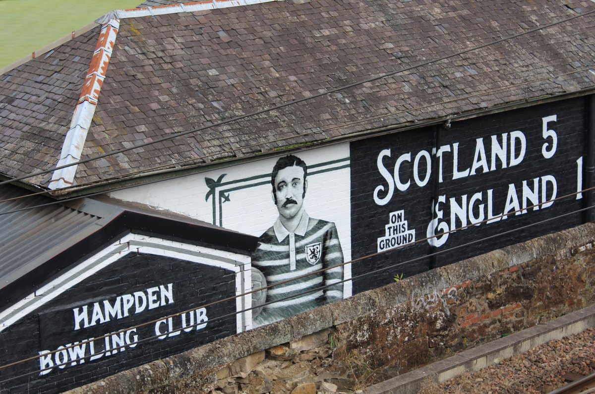 ashleyrawson11's tweet photo. My latest mural design is finished and ready for commuters into Glasgow!#1stHampdenMural https://t.co/li3Rv3aRxk