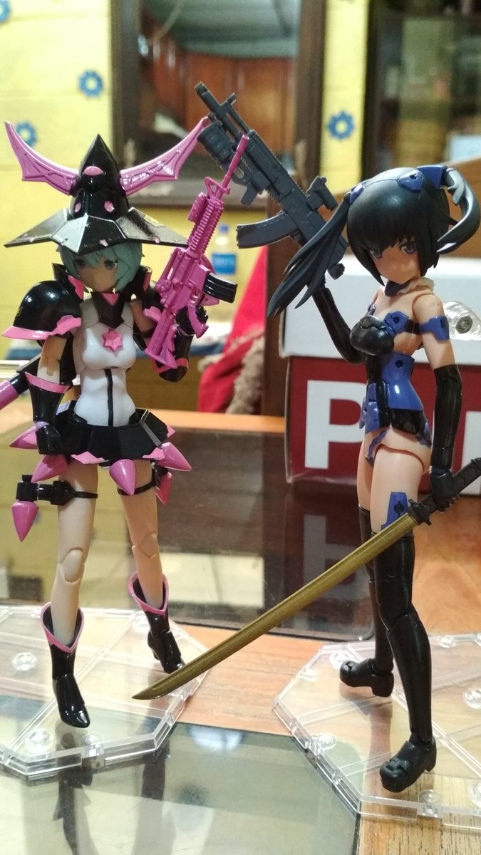 Hikekura's tweet photo. #megamidevice #chaosandpretty #witch #framearmsgirl #innocentia #kotobukiya #akm #m4a1 #plamo #modelkit #animegirl https://t.co/zyMyoctMS0