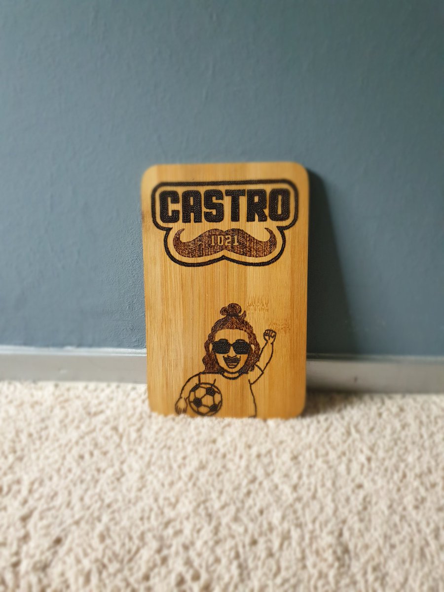 bgerrits_'s tweet photo. A pyrographyart (woodburning) I made for @Castro1021 but the chance to hand it over and talk to you IRL was beyond amazing! I hope you like. It was great meeting you! Thank you https://t.co/cx8DGwa7h8