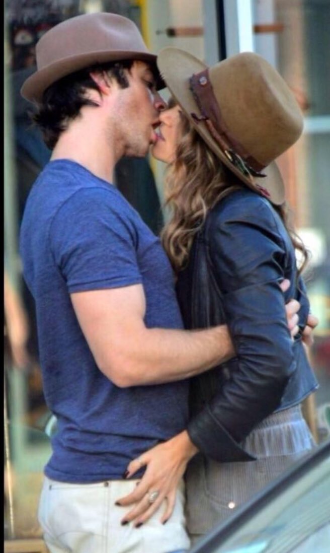 Ian was now getting super mad at fans hating on him and Nikki. Even Kat Graham got involved. Also their pda got more and staged paparazzi photos of Nikki and Ian were everywhere