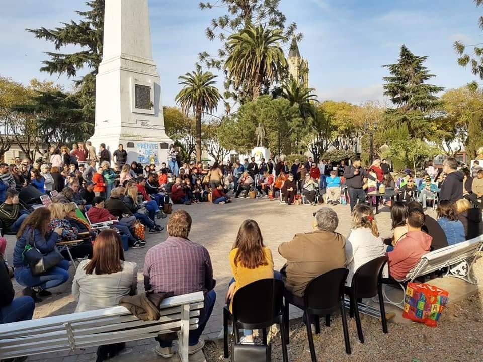 zonanortehoy's tweet photo. #Baradero Con una “Mateada Ciudadana”, @Esteban_Sanzio comenzó la campaña de cara a octubre https://t.co/SMGvh62ek5 https://t.co/RbzaouGeR8