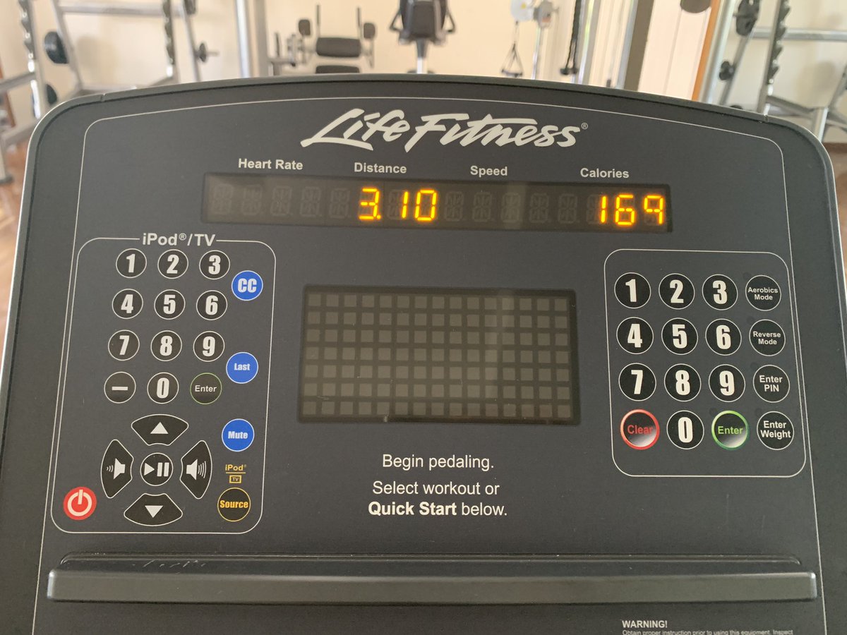 LuceroMexico's tweet image. Aunque sea domingo... Hice como media hora de power walking en la caminadora y 20 minutos en la elíptica. Voy por un ratito de ejercitar brazos y algo de abdomen y lista! Alguien hizo ejercicio hoy o salió a caminar un ratito?