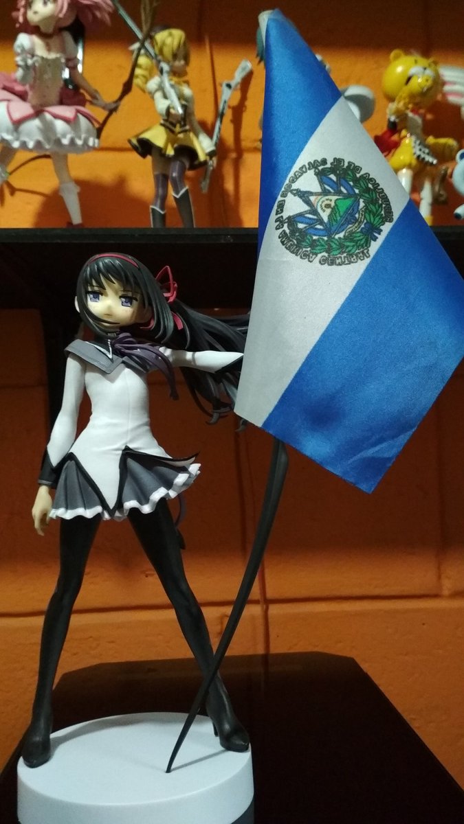 Hikekura's tweet photo. #AkemiHomura #puellamadokamagica #elsalvador #animefigure #animegirl #septiembre #independencia https://t.co/W7Jhs7XhAI
