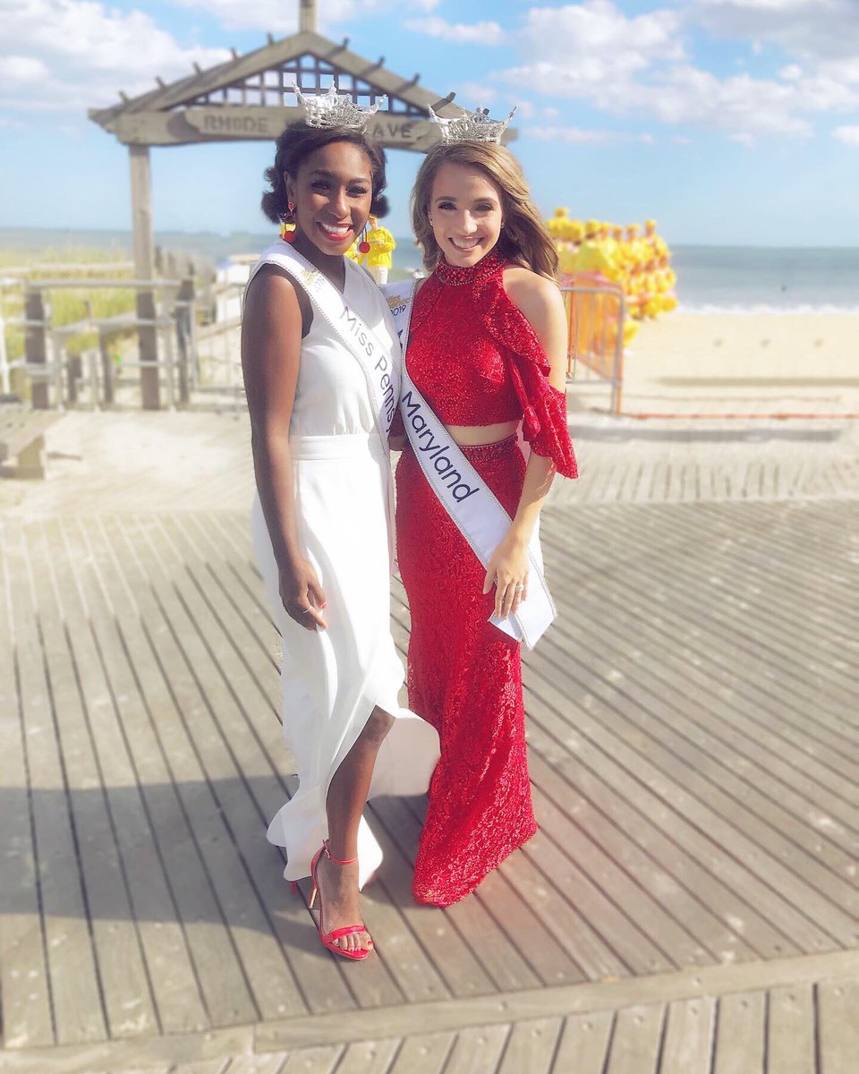 MissAmericaPA's tweet photo. A beautiful day to #CelebrateAmerica in Atlantic City! Loved doing it with these special ladies! 🇺🇸❤️
@MissAmerica @VisitAC @HardRock @ACPressACnews
#MakeAmericaSlayAgain #MakePASlayAgain #MissAmerica #MissPennsylvania #MissPA #MAO #AtlanticCity #NewJersey #HardRock https://t.co/yY96578KAA