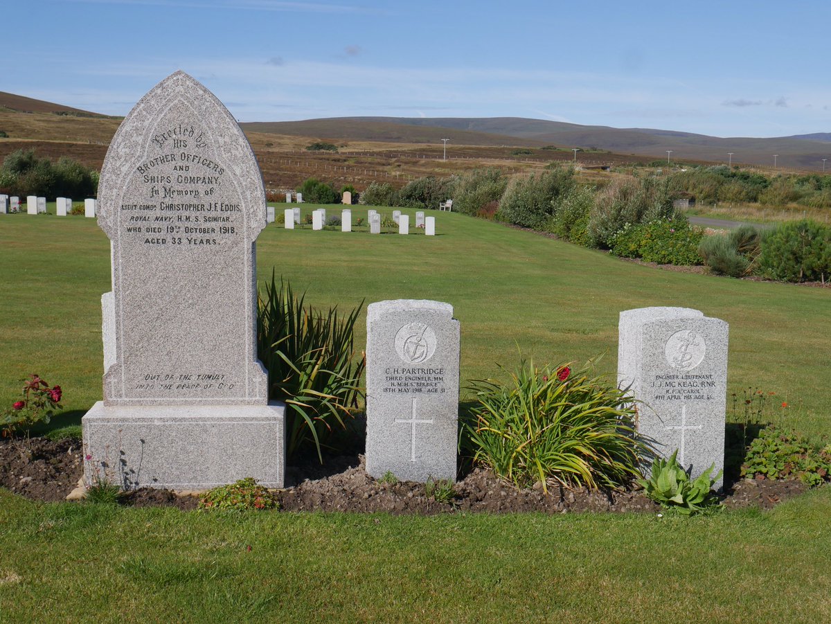 wtbattlefields's tweet photo. The @CWGC Naval Military Cemetery at #Lyness on #Hoy. Amongst others there are men from HMS Hampshire and the Battle of Jutland. Also German sailors killed during the scuttling of the Kaiser’s interned fleet in 1919. https://t.co/QpFjunrSjz