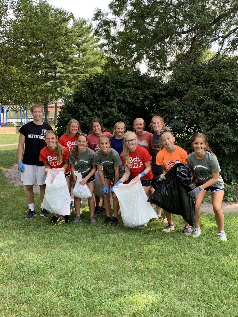 FcclaBett's tweet photo. Big thanks to everyone who helped clean up McManus Park yesterday! @dosomething https://t.co/hANF5r5DUZ
