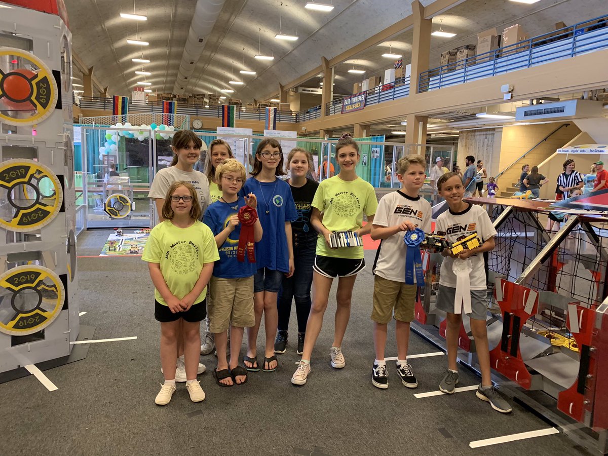 JMS_Eagles's tweet image. JMS First LEGO League teams competed in sumo bot competition at Tennessee Valley Fair. Twenty-three robots went head to head in double elimination bracket.  Llama Llama Llama, designed &amp;amp; built by JMS Master Builders, took home 2nd place ribbon! @Legomomjms @JMS_Davis @tnlexiesue