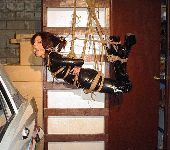 Hang in there. 😘 #bondage #suspension #bdsm #latex #catsuit #gagged https://t.co/WlvYMPa4cS