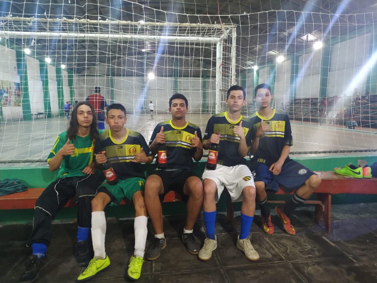 BaladeirosFC's tweet photo. ENTRAMOS EM QUADRA CONTRA A  EQUIPE DO @SCanelasFC7 ONDE FIZEMOS UMA BELA PARTIDA E SAIMOS COM A VITORIA.
 12 X 6
GOLS:
@bartel_vitor: ⚽⚽
@MeirelesGui1:⚽⚽
@d_patrick15:⚽⚽⚽
@kadu_ramos11: ⚽⚽⚽
JOAO SILVA : ⚽
DOUGLAS :⚽

#éobaladeiros https://t.co/8tFNhxS4HQ