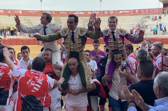 TorosenelMundo_'s tweet photo. En Parla… El regreso de los toros con indulto incluido: https://t.co/Pm0Mt88RdE https://t.co/XS1HdlMkbo