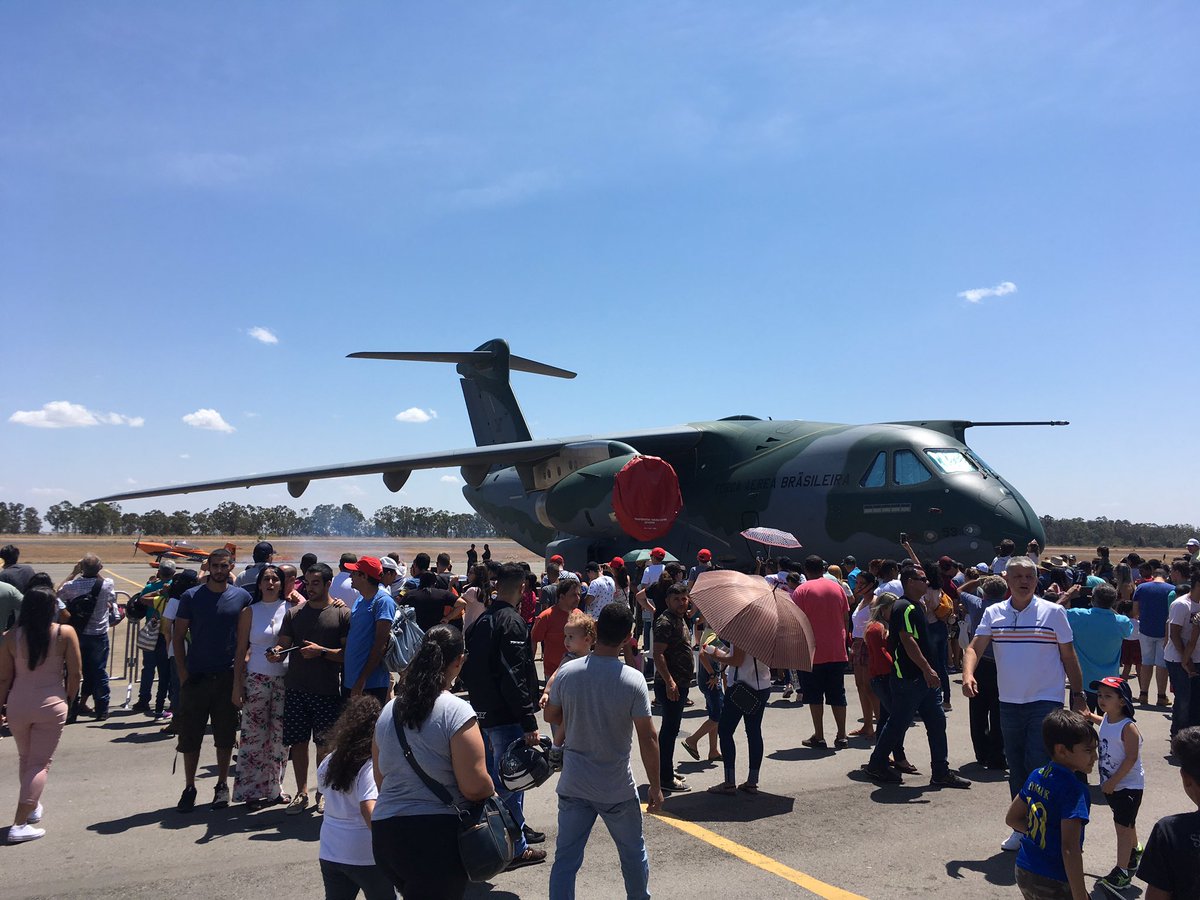 Base aérea de Anápolis hoje dia 08/09 foi aberta ao público. Triste ver o KC-390 da Embraer/FAB foi vendido a Boeing.