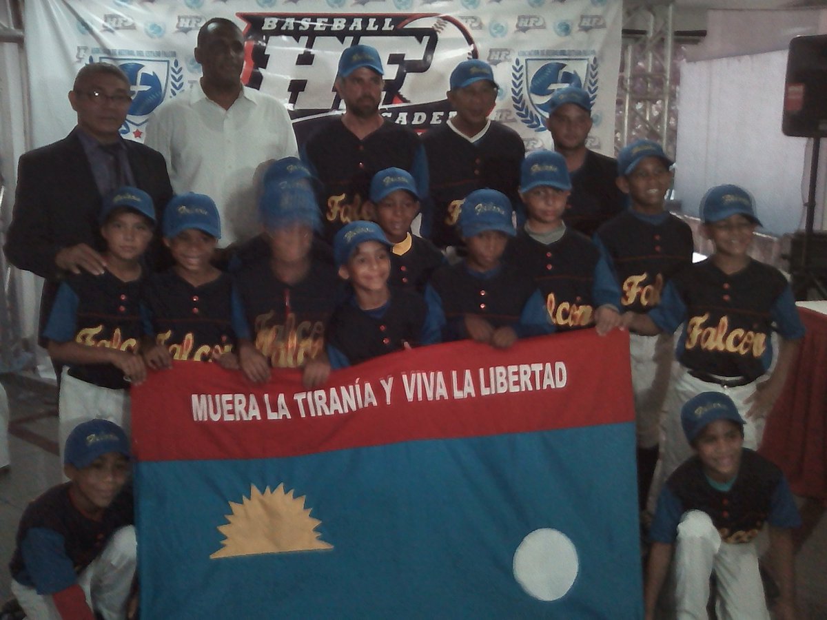 JavierReyesR's tweet photo. Apoyando a estos peloteritos que estarán representando a Falcón en campeonato nacional de béisbol categoría formación a celebrarse en Yaracuy! Arriba muchachos!! https://t.co/WonDqUdJCg