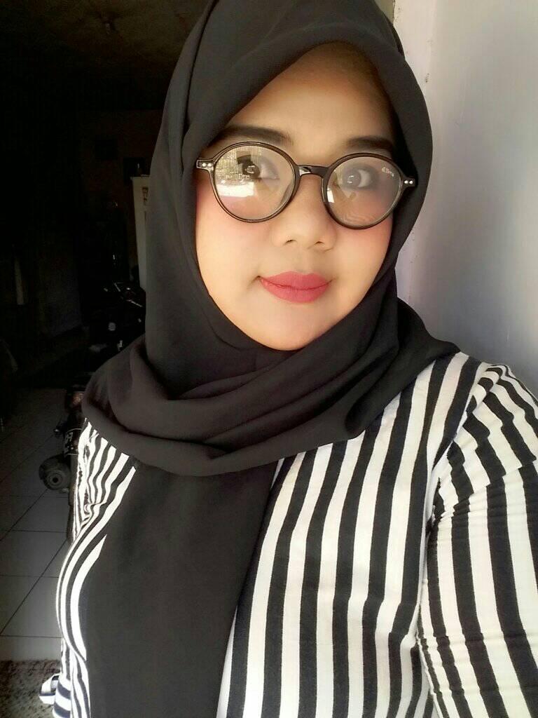 susiembem's tweet photo. baju dah kecil ini apa aku yg kegedean. https://t.co/hxakcvw0ol