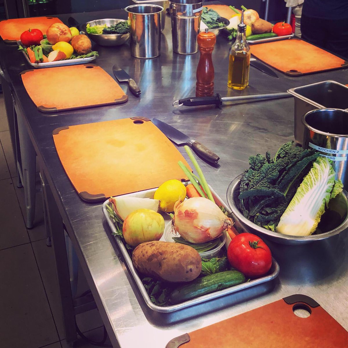 CliveStanden's tweet photo. And so it continues...chef school knife skills. Starting to bring Anthony Lavelle to the surface #misonplace #councilofdads #chooseJoy #ActorPrep #Chef #michelinstar #foodislife @nbccouncilofdads #livethequestions https://t.co/RiryP04B3H