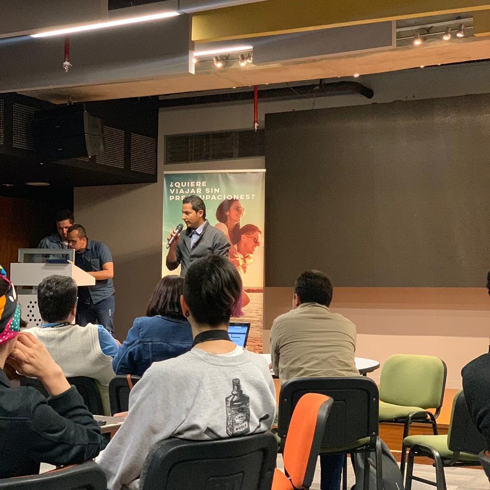 DavidAgredo's tweet photo. Pre Pitch
#HackaTravel2019
#Emprendedores #Emprendedor #Emprendimiento #Entrepreneur #Entrepreneurship #SolmediaDigital https://t.co/4YYPxtwdwY