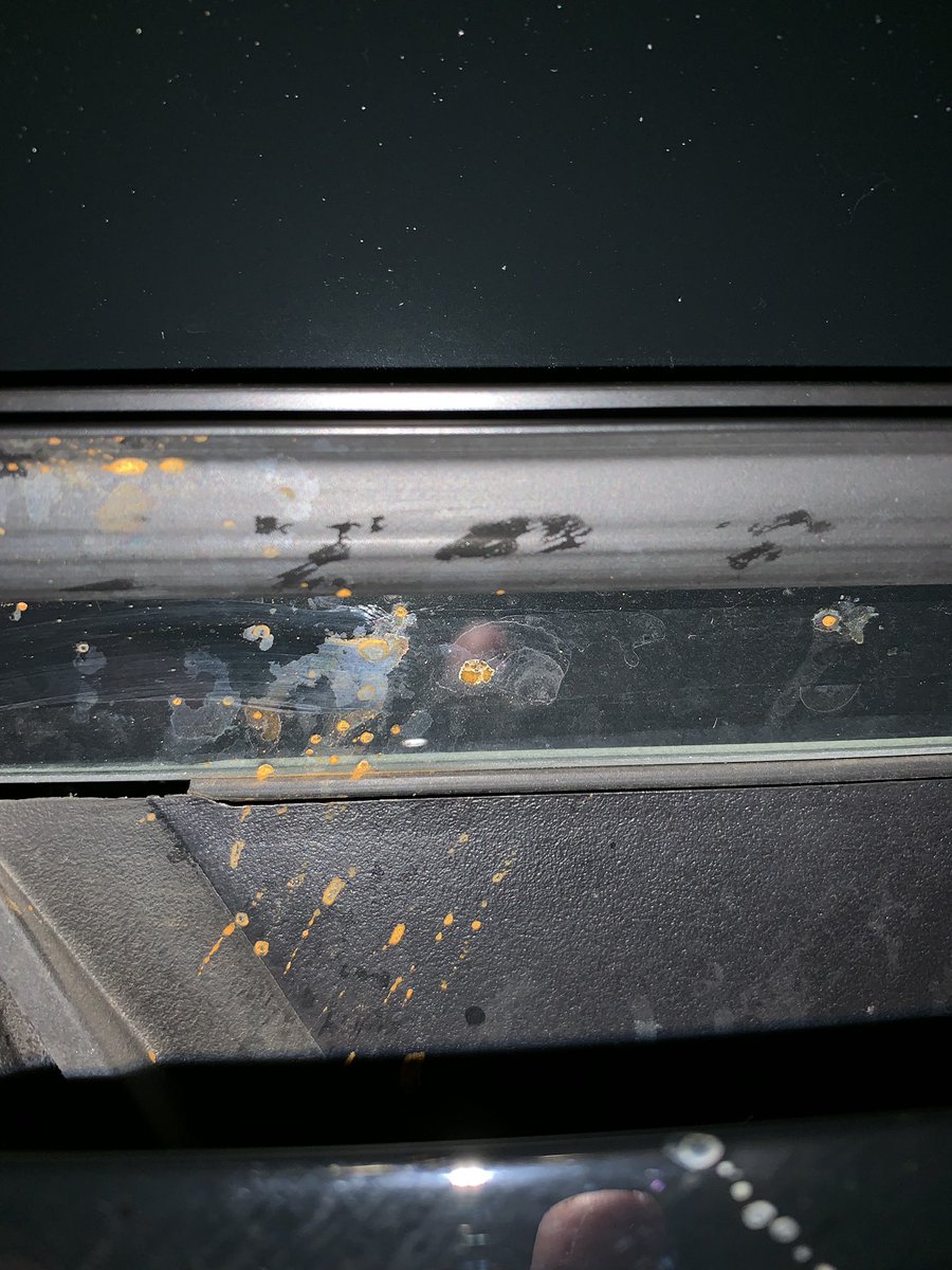 tfarnsworth20's tweet photo. Found this on the passanger side back hood and bottom of windshield. Look like rust/water that did something to the paint. Any ideas? @Model3Owners @TeslaMotorsClub @TeslaOwnersWW @TeslaMinnesota https://t.co/600u0W4V7X